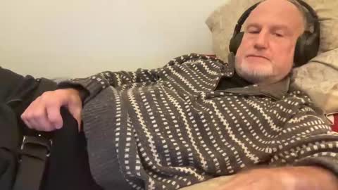 Snapshot of bigwebone chatting on 11/01/25, 01:07 Bigwebone online show from 11/01/25, 01:07