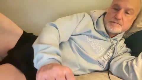 Snapshot of bigwebone chatting on 11/29/25, 04:26 Bigwebone online show from 11/29/25, 04:26