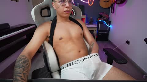 bigxboy96 online show from 02/03/25, 07:40