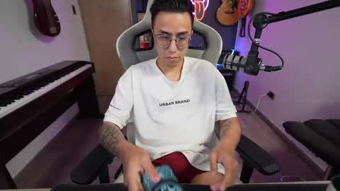 bigxboy96 online show from 02/25/25, 03:20