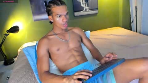 Snapshot of bigxxo chatting on 01/06/25, 11:52 bigxxo online show from 01/06/25, 11:52