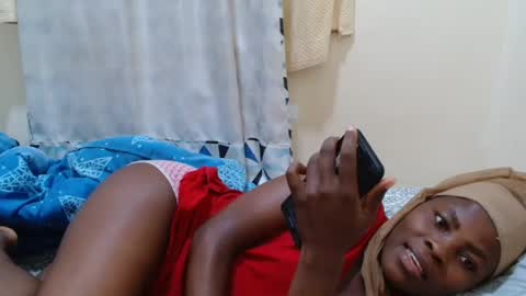 Snapshot of bilia_ebony chatting on 02/02/25, 01:41 Bilia online show from 02/02/25, 01:41