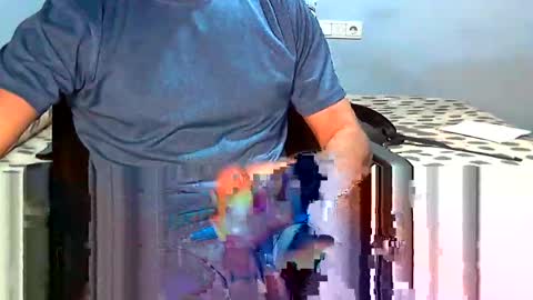 Snapshot of bilie69 chatting on 12/15/25, 04:33 bilie online show from 12/15/25, 04:33