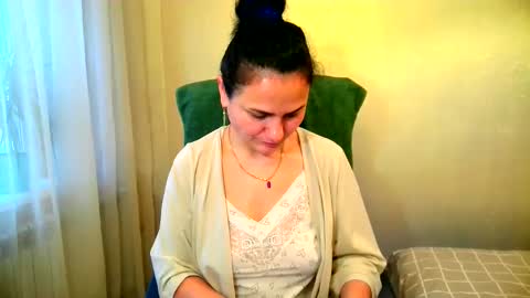 DOM NIKA online show from 10/27/25, 11:47