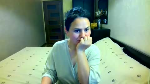 Snapshot of bililay chatting on 05/18/26, 09:31 DOM NIKA online show from 05/18/26, 09:31