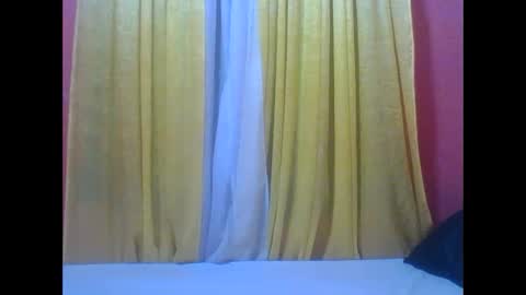 Snapshot of bilion_ass chatting on 12/19/24, 11:18 TREZAH online show from 12/19/24, 11:18