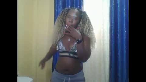 Snapshot of bilion_ass chatting on 12/22/24, 09:22 TREZAH online show from 12/22/24, 09:22