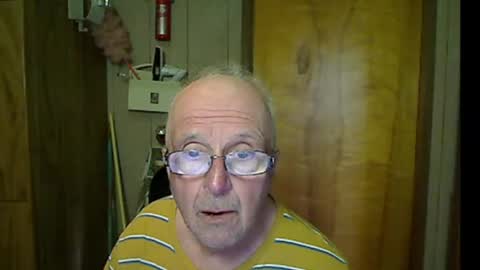Snapshot of bill_25061 chatting on 06/24/26, 11:04 bill_25061 online show from 06/24/26, 11:04