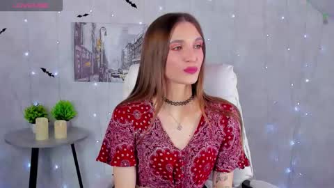 Snapshot of billie_simmons chatting on 11/17/25, 09:15 Alisha online show from 11/17/25, 09:15