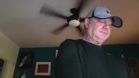 Snapshot of billjames55 chatting on 04/22/26, 01:56 billjames55 online show from 04/22/26, 01:56