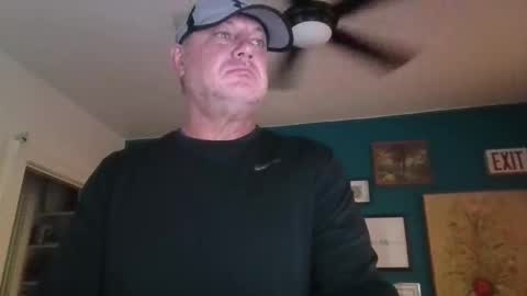 Snapshot of billjames55 chatting on 04/25/26, 01:41 billjames55 online show from 04/25/26, 01:41