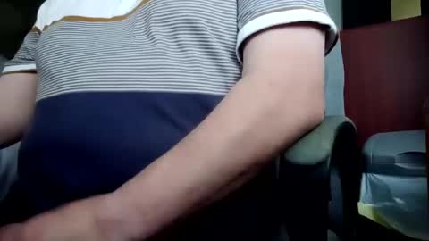 Snapshot of billlllllyb chatting on 12/12/24, 02:11 billlllllyb online show from 12/12/24, 02:11