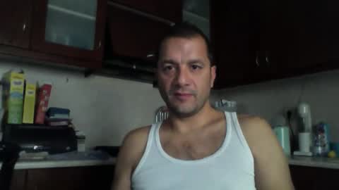 Snapshot of billos26 chatting on 12/19/25, 07:48 billys greece online show from 12/19/25, 07:48