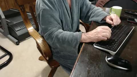 Snapshot of billy471 chatting on 12/22/24, 11:54 billy471 online show from 12/22/24, 11:54