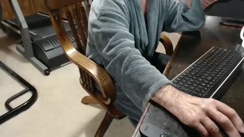 Snapshot of billy471 chatting on 01/04/25, 11:43 billy471 online show from 01/04/25, 11:43