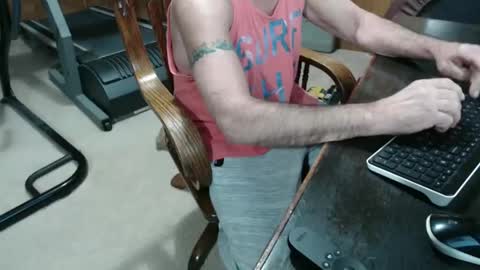 Snapshot of billy471 chatting on 03/12/25, 08:20 billy471 online show from 03/12/25, 08:20