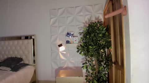 Sam online show from 11/08/25, 04:34