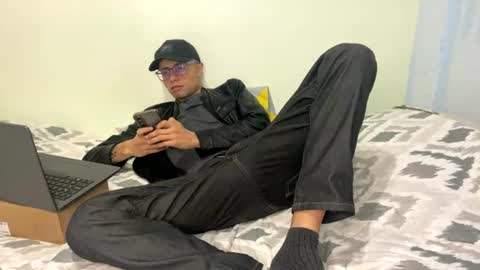 Snapshot of billy_magteo chatting on 08/05/26, 06:33 billy_magteo online show from 08/05/26, 06:33