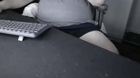 Snapshot of billymcn chatting on 11/04/25, 02:49 billymcn online show from 11/04/25, 02:49