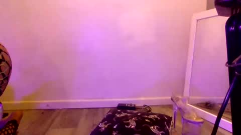 Snapshot of bimbogiga chatting on 11/16/25, 10:04 bimbogiga online show from 11/16/25, 10:04