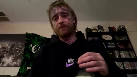 Snapshot of bimmyleanin420 chatting on 09/23/25, 04:59 bimmyleanin420 online show from 09/23/25, 04:59