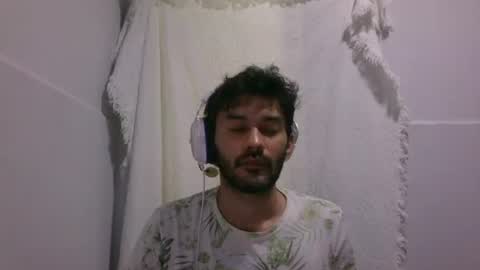 binhodm1 online show from 12/03/24, 07:54