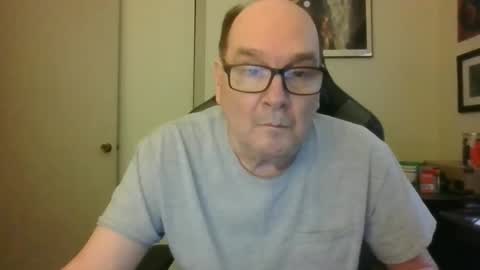 Snapshot of bink195234 chatting on 12/04/25, 08:39 Bink195234 online show from 12/04/25, 08:39