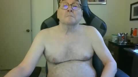 Snapshot of bink195234 chatting on 04/13/26, 03:17 Bink195234 online show from 04/13/26, 03:17