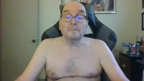 Snapshot of bink195234 chatting on 05/03/26, 04:02 Bink195234 online show from 05/03/26, 04:02