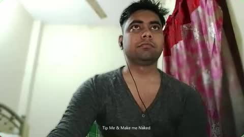 Snapshot of birbikrom104 chatting on 12/17/25, 08:31 birbikrom104 online show from 12/17/25, 08:31