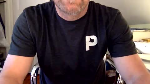 Snapshot of bisonbar chatting on 04/04/26, 02:25 BisonBar online show from 04/04/26, 02:25