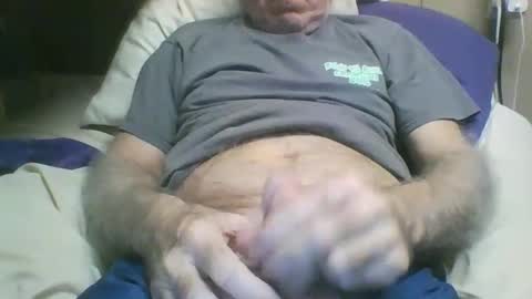 Snapshot of bisoutherner chatting on 01/11/26, 05:12 bisoutherner online show from 01/11/26, 05:12