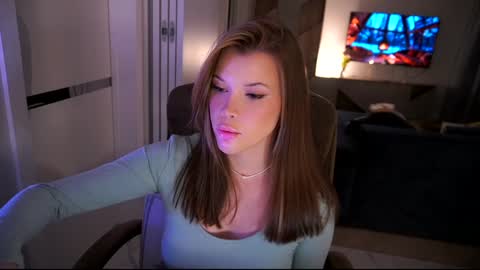 Snapshot of bitter_moon chatting on 11/30/25, 12:36 Ann Braslowsky online show from 11/30/25, 12:36