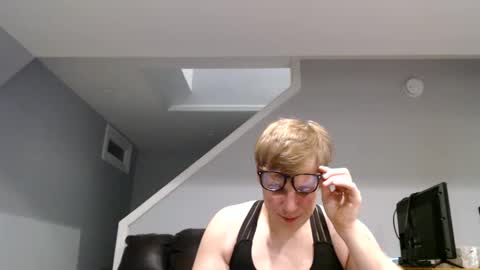 Snapshot of bittyboiii chatting on 09/20/25, 03:40 BittyBoi online show from 09/20/25, 03:40