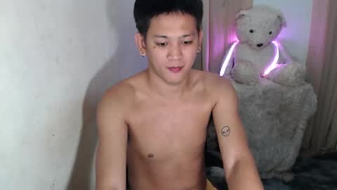 Snapshot of bj_alex31 chatting on 10/22/25, 04:18 alex online show from 10/22/25, 04:18