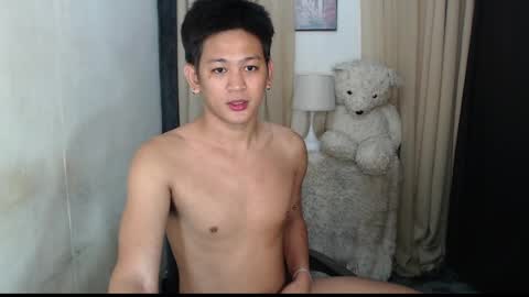 Snapshot of bj_alex31 chatting on 04/01/26, 04:26 alex online show from 04/01/26, 04:26