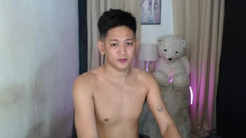 Snapshot of bj_alex31 chatting on 04/22/26, 06:31 alex online show from 04/22/26, 06:31