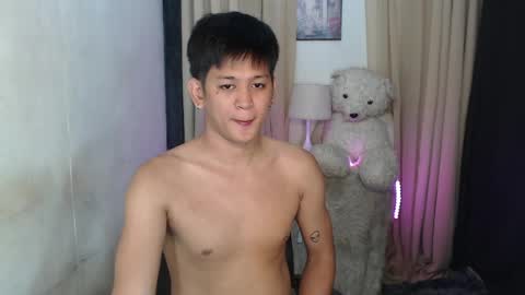 Snapshot of bj_alex31 chatting on 05/23/26, 04:22 alex online show from 05/23/26, 04:22