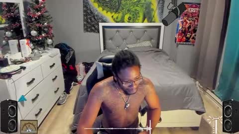 Snapshot of blaccanalmatters chatting on 12/17/24, 12:12 Plant Base Streamers From Pennsylvania online show from 12/17/24, 12:12