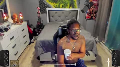 Snapshot of blaccanalmatters chatting on 01/04/25, 11:17 Plant Base Streamers From Pennsylvania online show from 01/04/25, 11:17