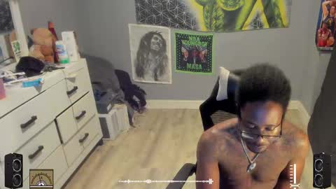 Snapshot of blaccanalmatters chatting on 10/25/25, 01:13 Plant Base Streamers From Pennsylvania online show from 10/25/25, 01:13