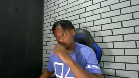 Snapshot of black_dicck chatting on 04/25/26, 12:02 tu morenito online show from 04/25/26, 12:02
