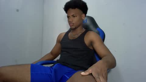 Snapshot of black_dicck chatting on 05/17/26, 03:52 tu morenito online show from 05/17/26, 03:52