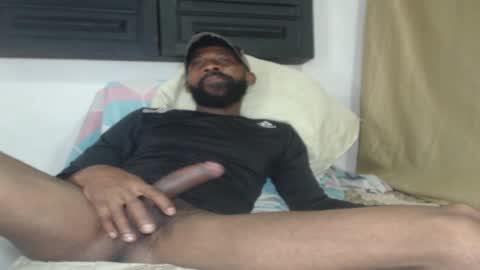 Snapshot of black_latin2728 chatting on 12/29/24, 11:29 alexander online show from 12/29/24, 11:29