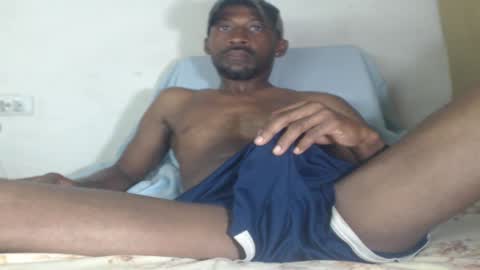 Snapshot of black_latin2728 chatting on 03/06/25, 06:19 alexander online show from 03/06/25, 06:19