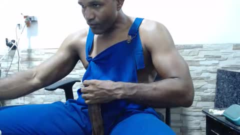 Snapshot of black_latino6 chatting on 11/20/25, 02:56 black_latino6 online show from 11/20/25, 02:56