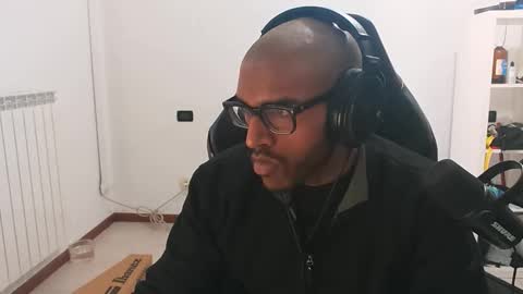 Snapshot of black_lollipop chatting on 03/23/26, 09:24 Master online show from 03/23/26, 09:24