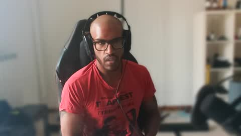 Snapshot of black_lollipop chatting on 04/14/26, 08:09 Master online show from 04/14/26, 08:09