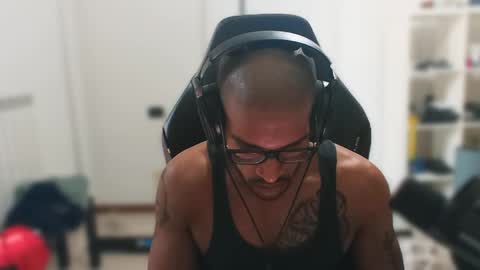 Snapshot of black_lollipop chatting on 04/18/26, 02:21 Master online show from 04/18/26, 02:21