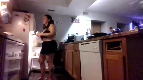 Snapshot of black_n_white69 chatting on 03/11/25, 05:27 SmokedOut480 online show from 03/11/25, 05:27